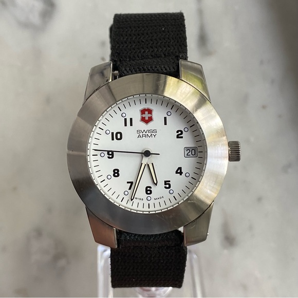 Swiss Army Accessories Swiss Army Mens Field Watch W A Date